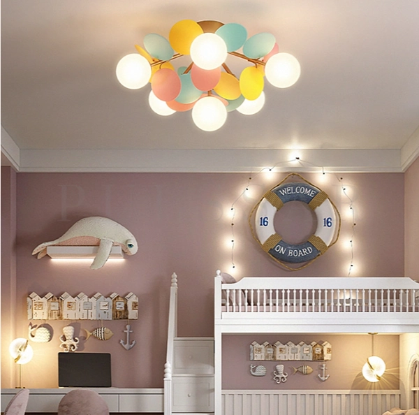 Дизайнерская люстра MATISSE C в детской комнате, тренд 2026, стильное освещение для ребенка