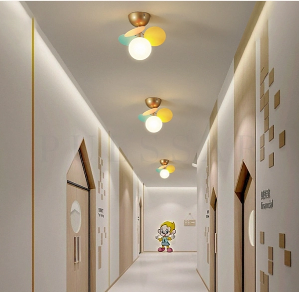Светильники для детской комнаты из современных материалов, тренд 2026