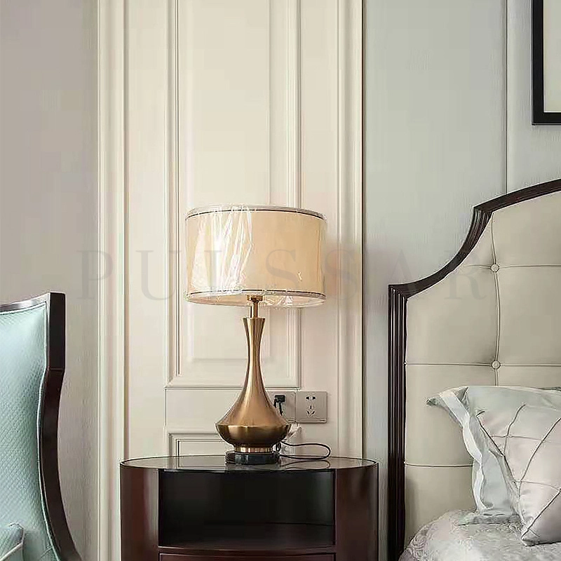 Настольная лампа BRIT