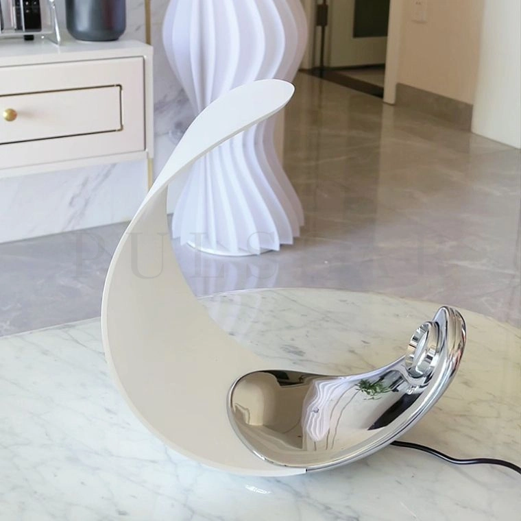 Настольная лампа WHIFF