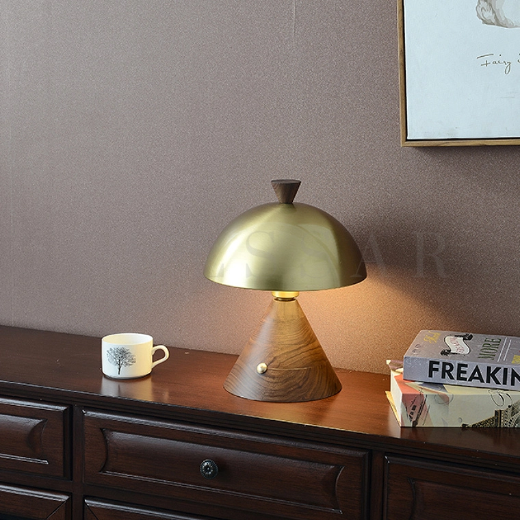 Настольная лампа TOTH