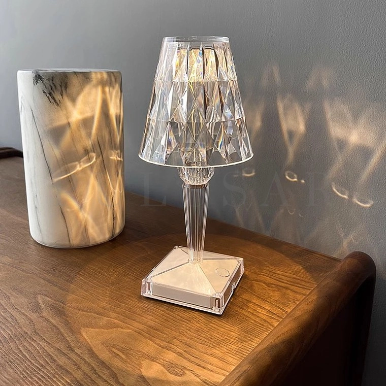 Настольная лампа CAREN