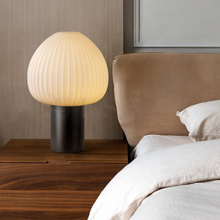 Настольная лампа VICCI