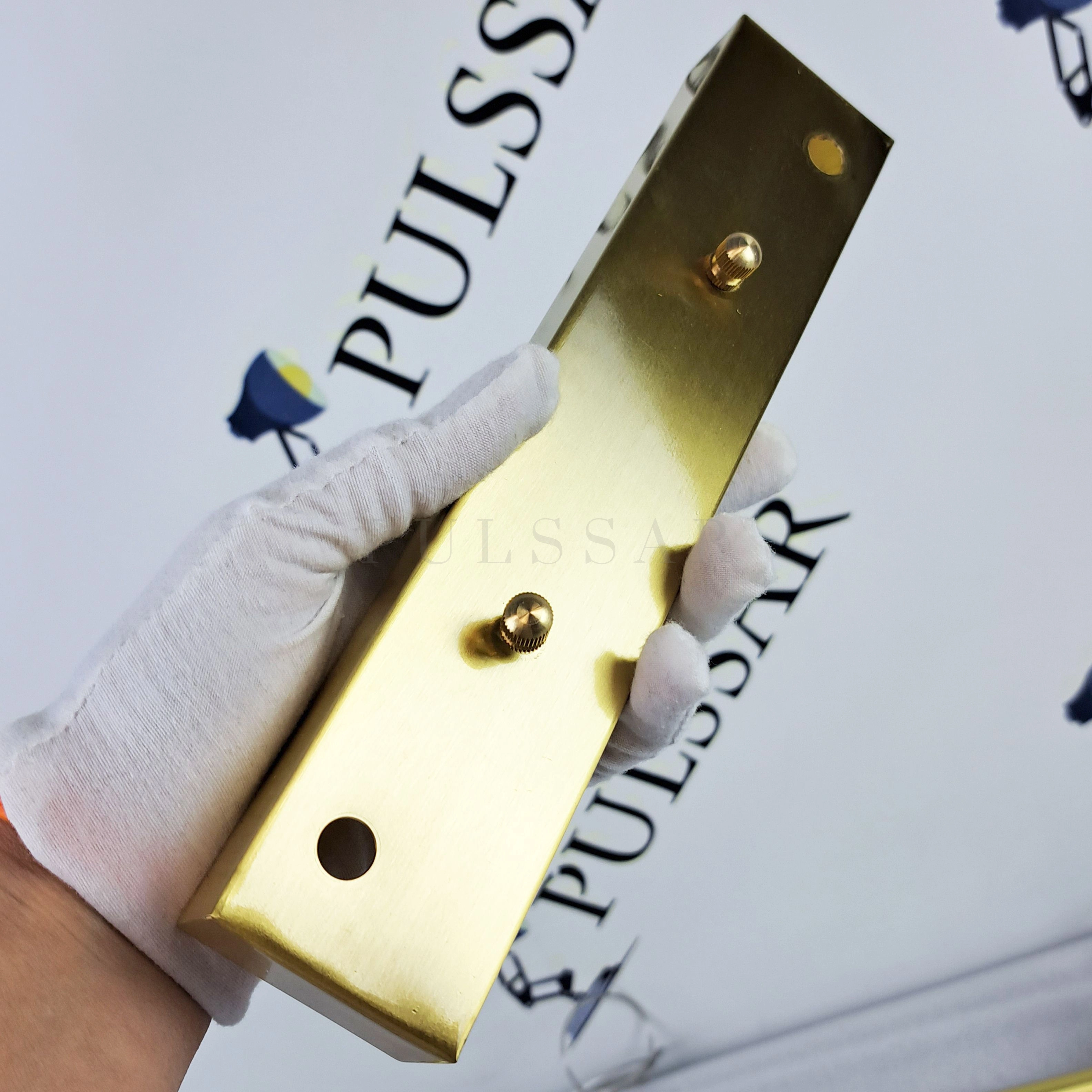 Реечная люстра TOIVOLA