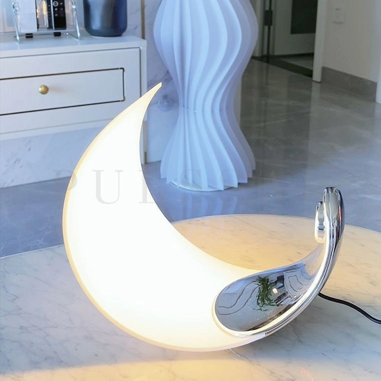 Настольная лампа WHIFF