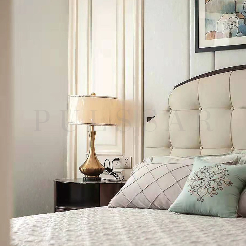 Настольная лампа BRIT