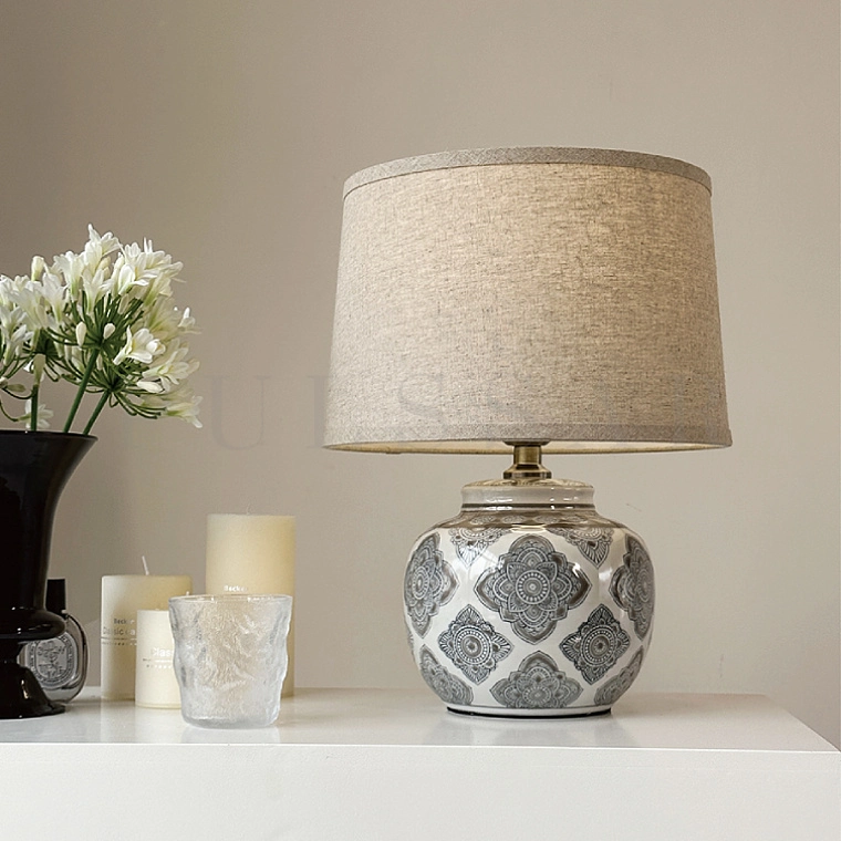 Настольная лампа HAGINURI