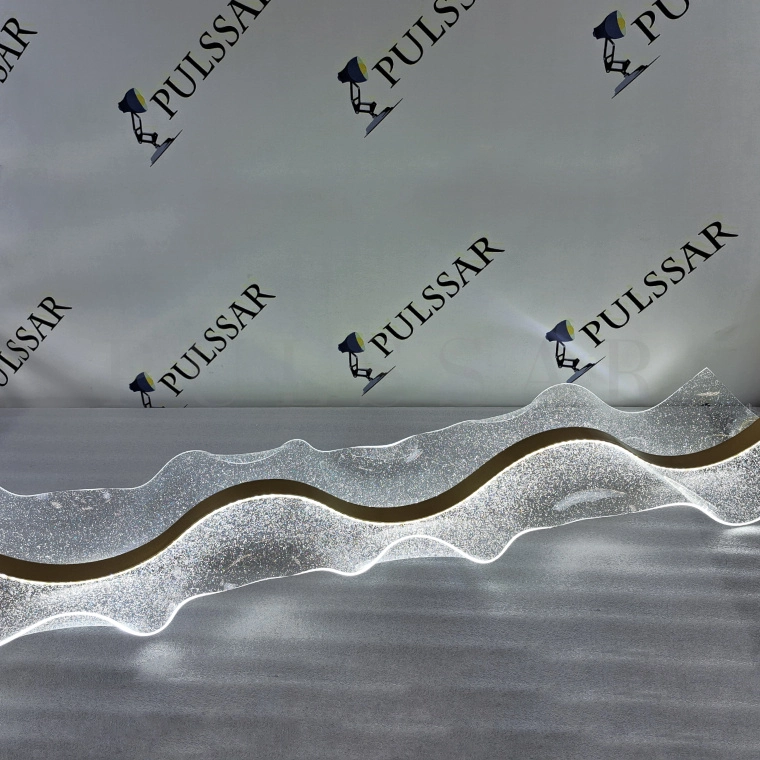 Реечная люстра LARSERIC